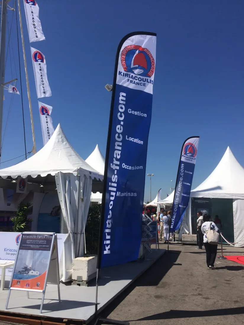 Oriflammes personnalisées sur un salon nautique